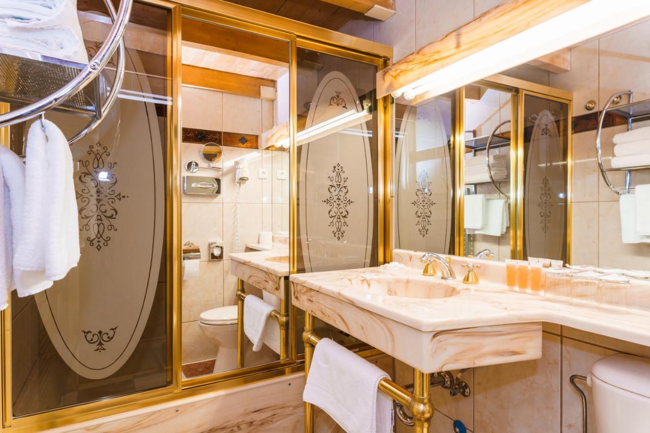 Spa Hotel Anglicky Dvur Karlowe Wary Zewnętrze zdjęcie