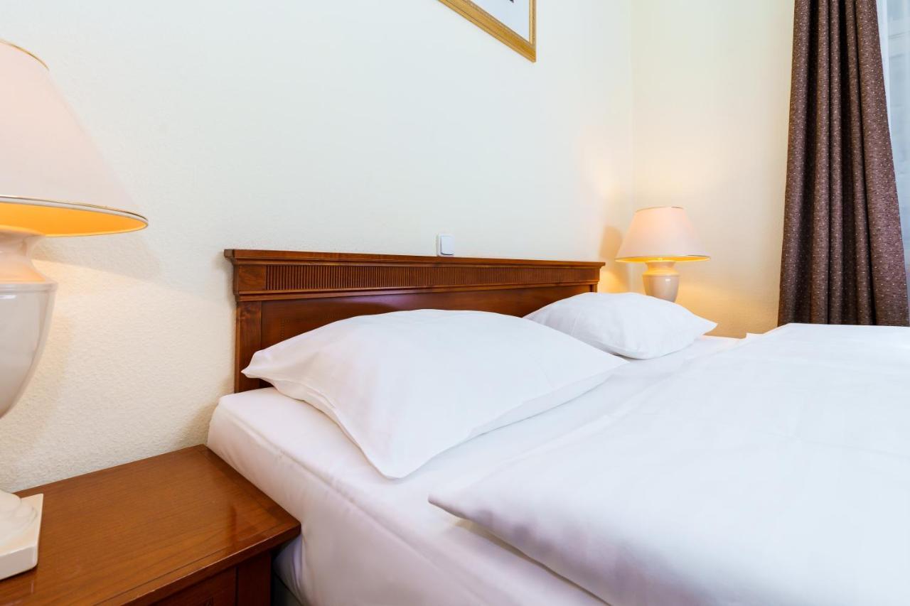 Spa Hotel Anglicky Dvur Karlowe Wary Zewnętrze zdjęcie