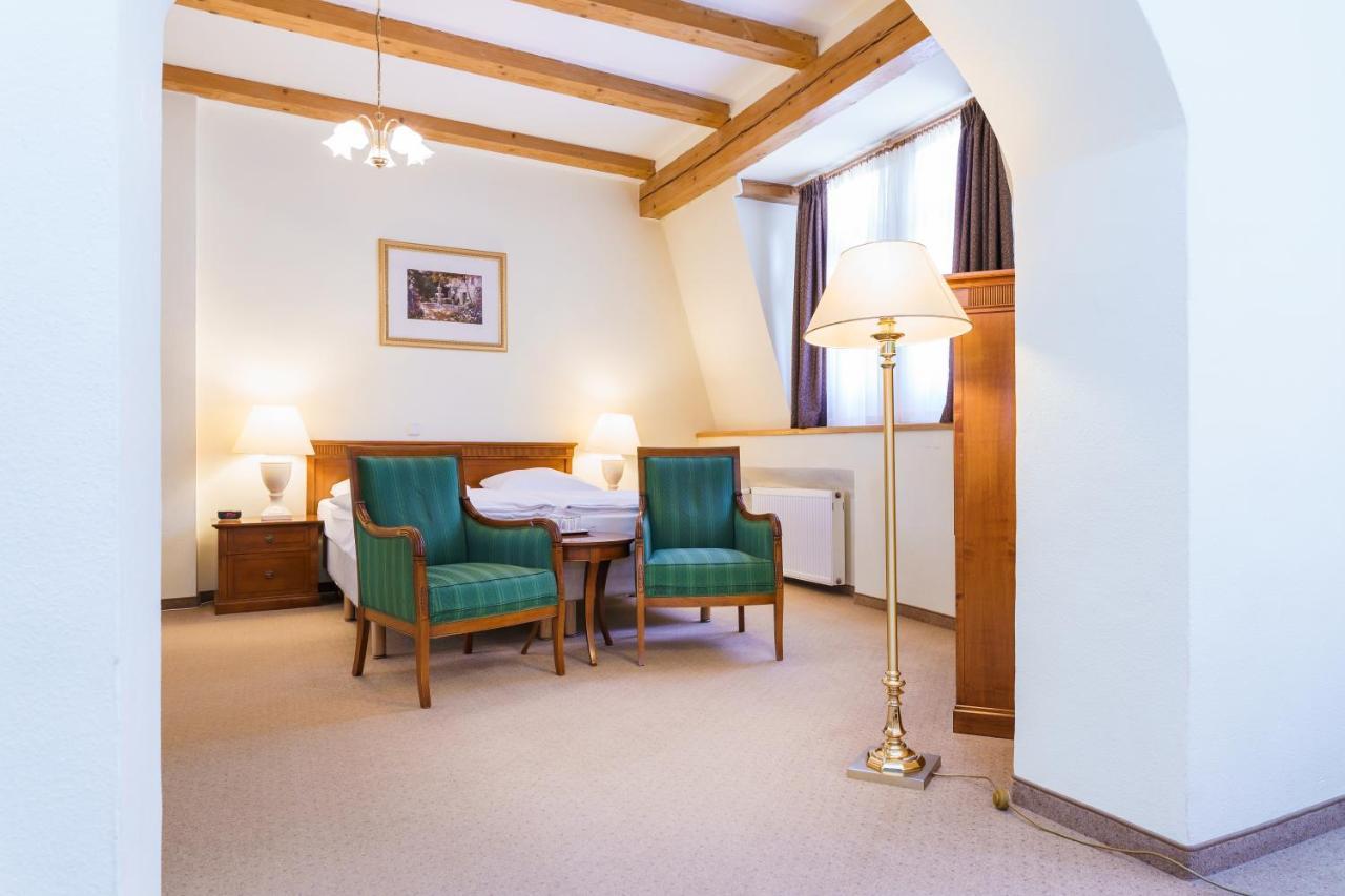Spa Hotel Anglicky Dvur Karlowe Wary Zewnętrze zdjęcie