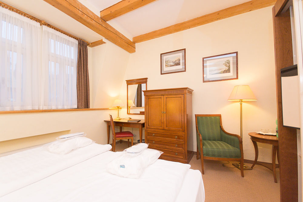 Spa Hotel Anglicky Dvur Karlowe Wary Zewnętrze zdjęcie